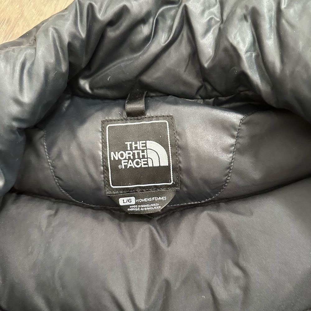 The North Face Women's Quilted Black Vest - Picture 4 of 4